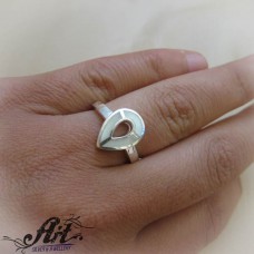 Сребърен пръстен с бял седеф "Капка" R-826